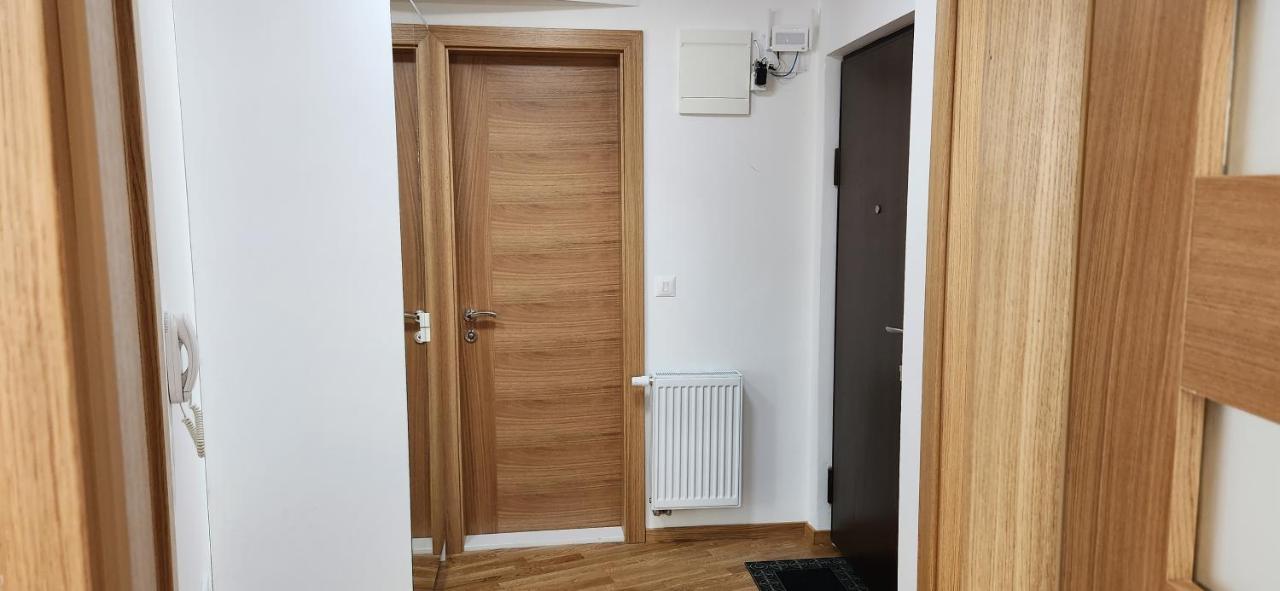 Brand New Two Bedroom And One Living Room Apartment In A Great Location! SJJ Buitenkant foto